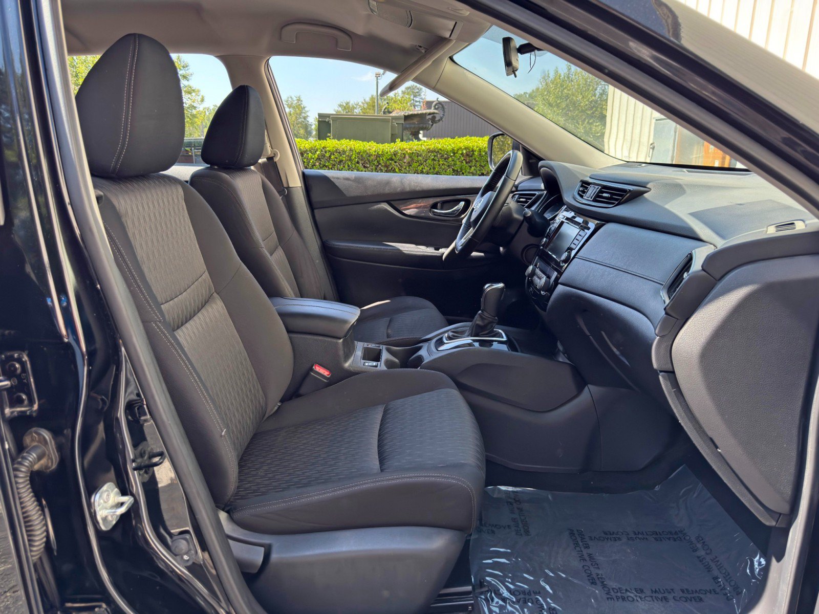 Used 2019 Nissan Rogue SV FWD image 14