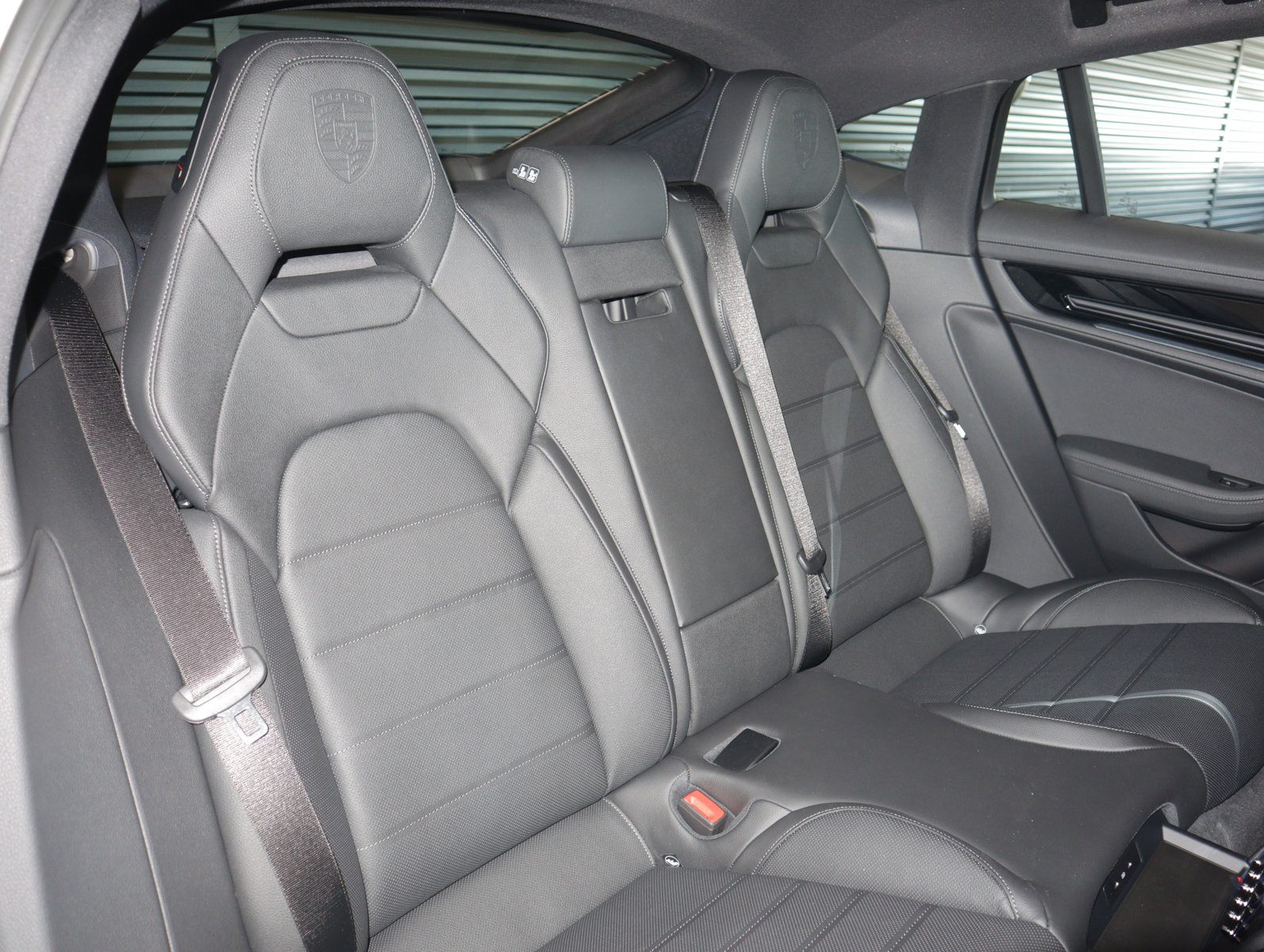 Used 2025 Porsche Panamera 4 image 6