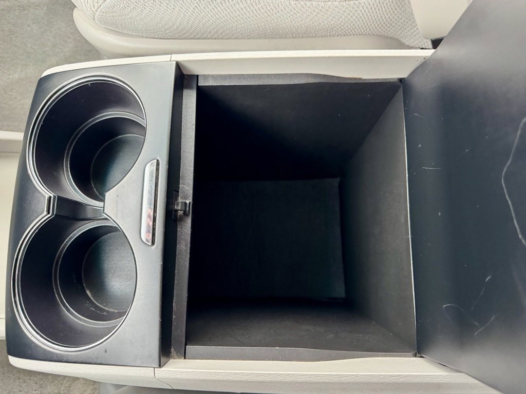 Used 2014 Toyota Sienna LE image 39