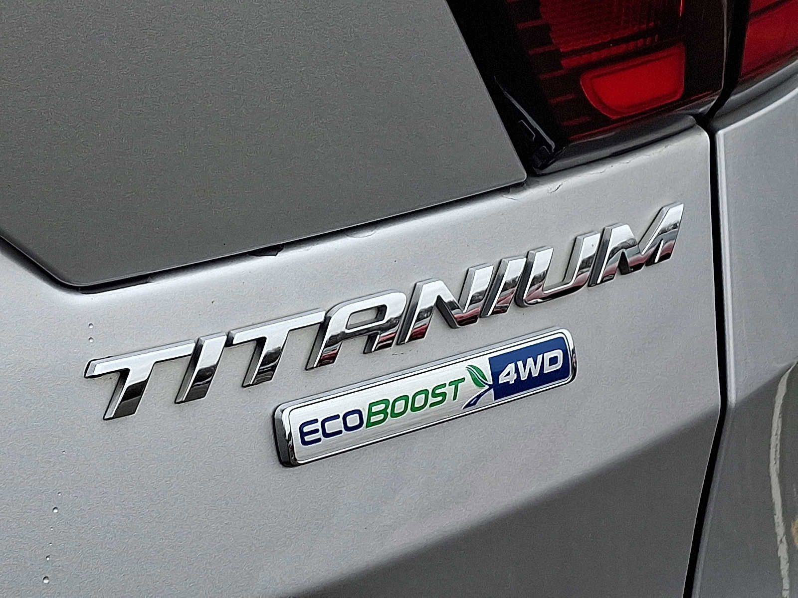 Used 2019 Ford Escape Titanium image 31