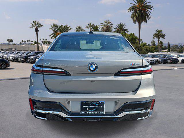 New 2025 BMW i7 M70 image 6
