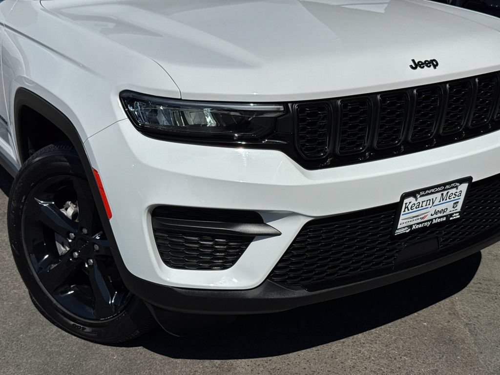 Certified 2024 Jeep Grand Cherokee Altitude AWD/4WD image 6