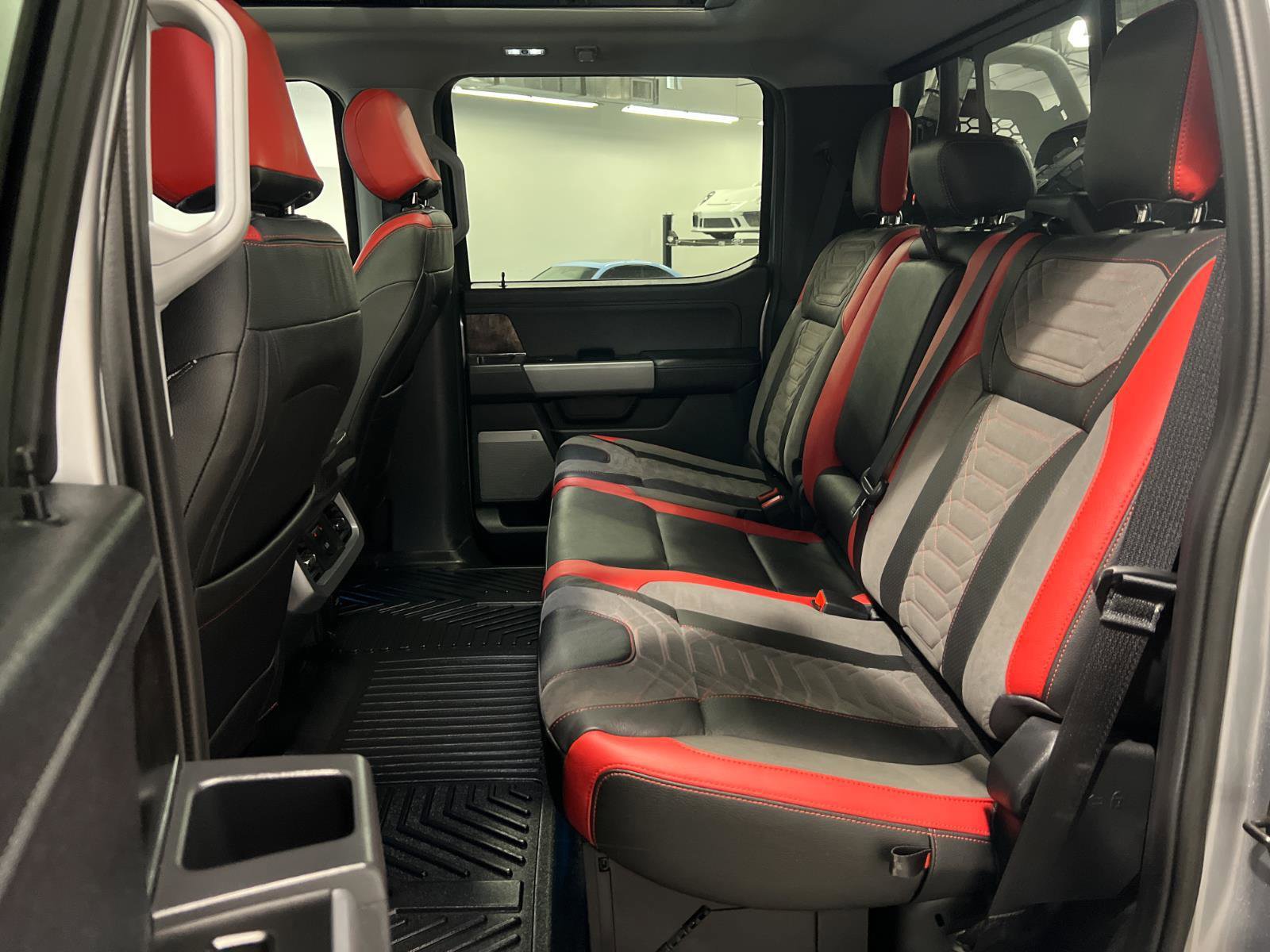 Used 2024 Ford F250 Lariat w/ Lariat Ultimate Package image 27