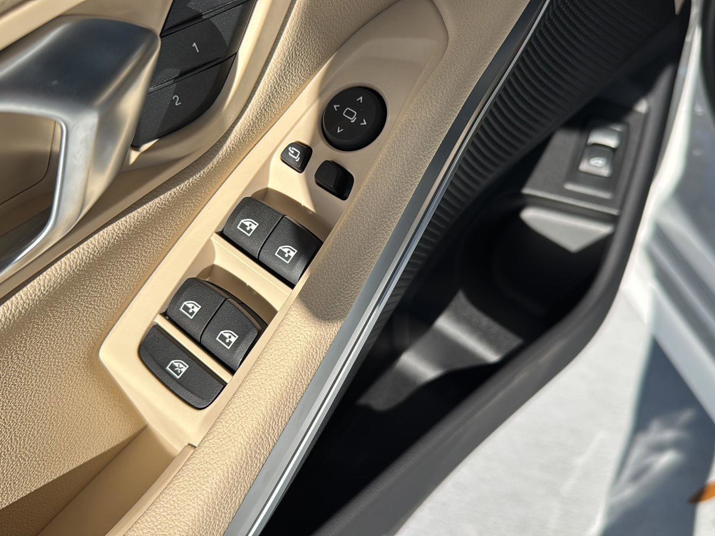 New 2026 BMW 330i xDrive Sedan w/ Premium Package image 28