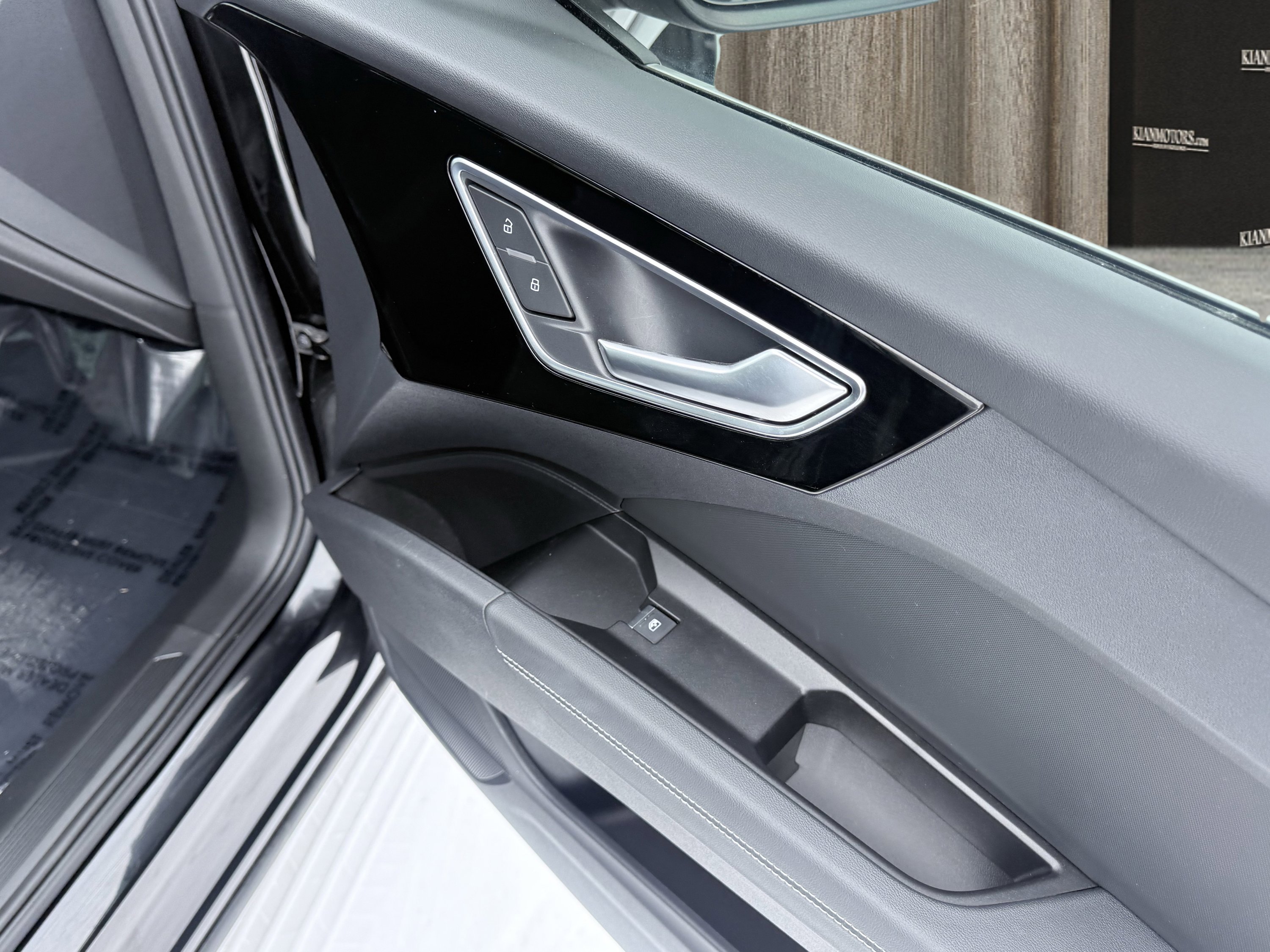 Used 2023 Audi Q4 e-tron Premium Plus w/ Premium Plus image 54