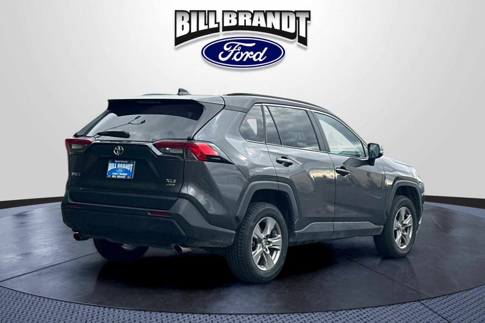 Used 2024 Toyota RAV4 XLE AWD/4WD image 3
