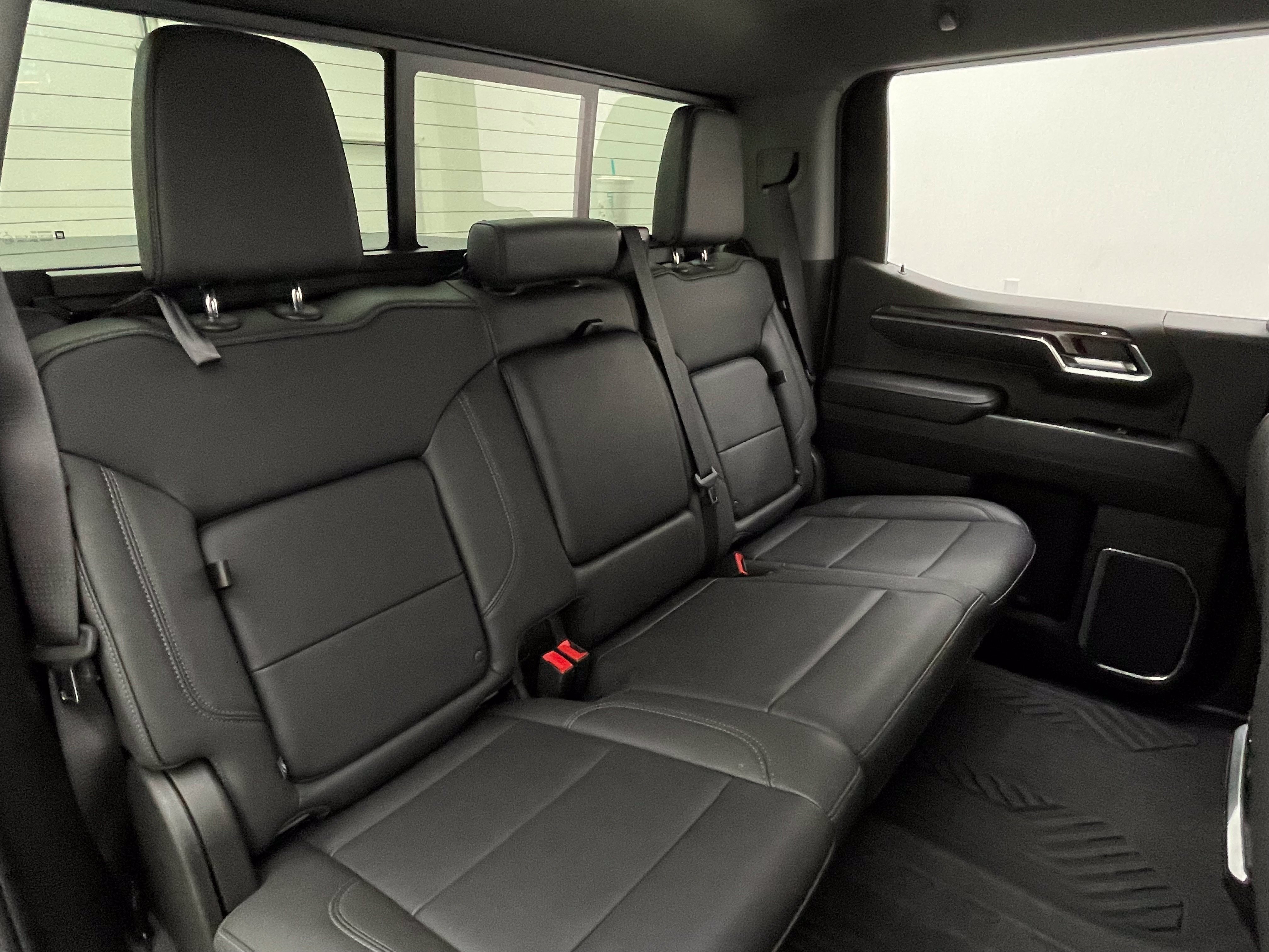 Used 2024 Chevrolet Silverado 1500 LTZ w/ LTZ Convenience Package II AWD/4WD image 38