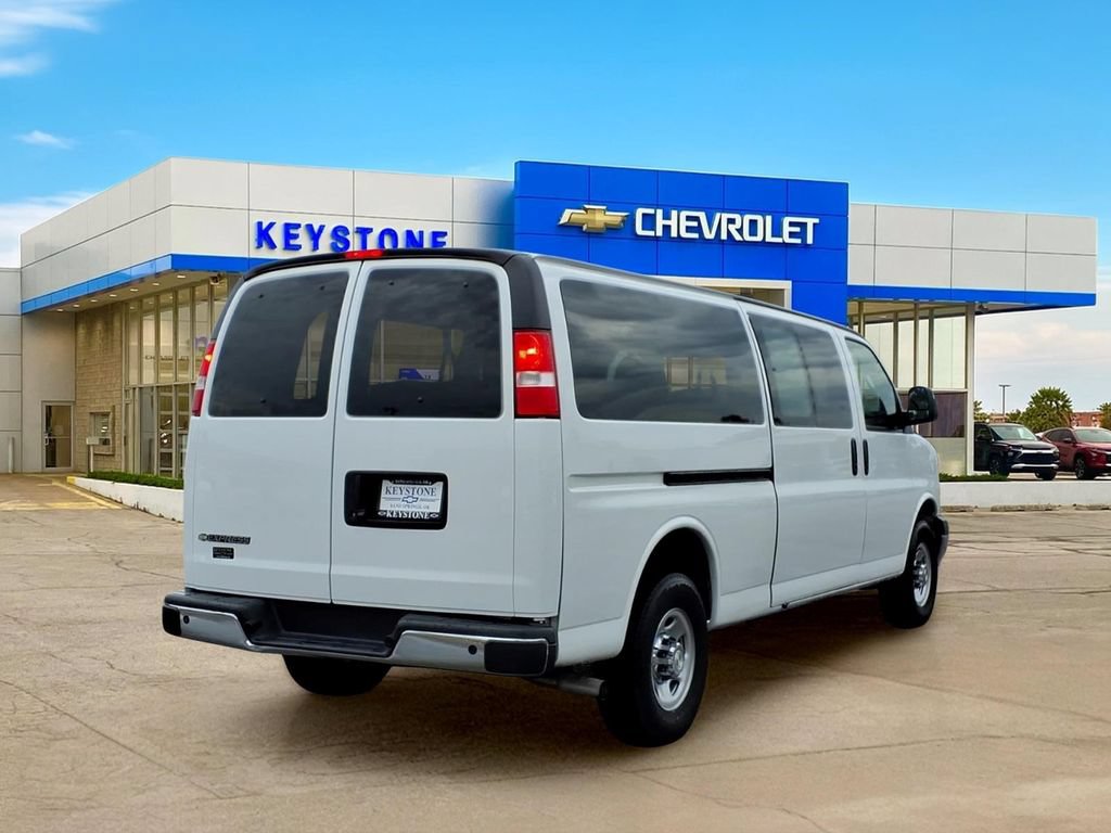 Used 2024 Chevrolet Express 3500 LT w/ LT Preferred Equipment Group RWD image 7