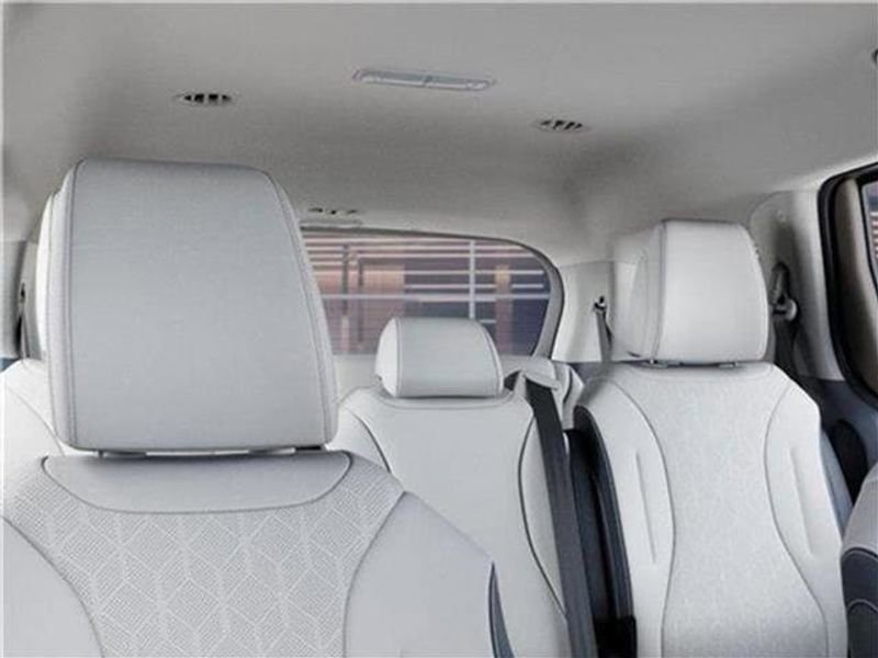 New 2026 Kia Carnival EX image 54