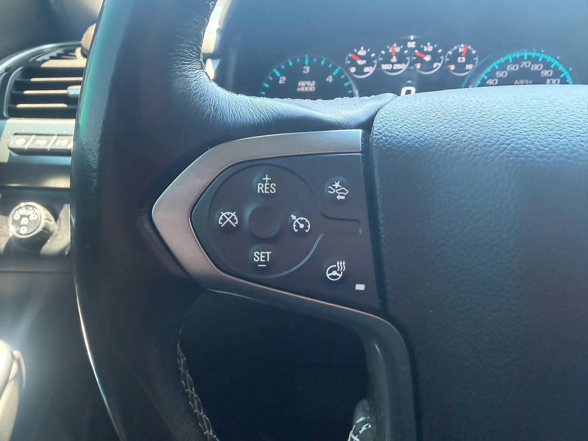 Used 2019 Chevrolet Tahoe Premier AWD/4WD image 13