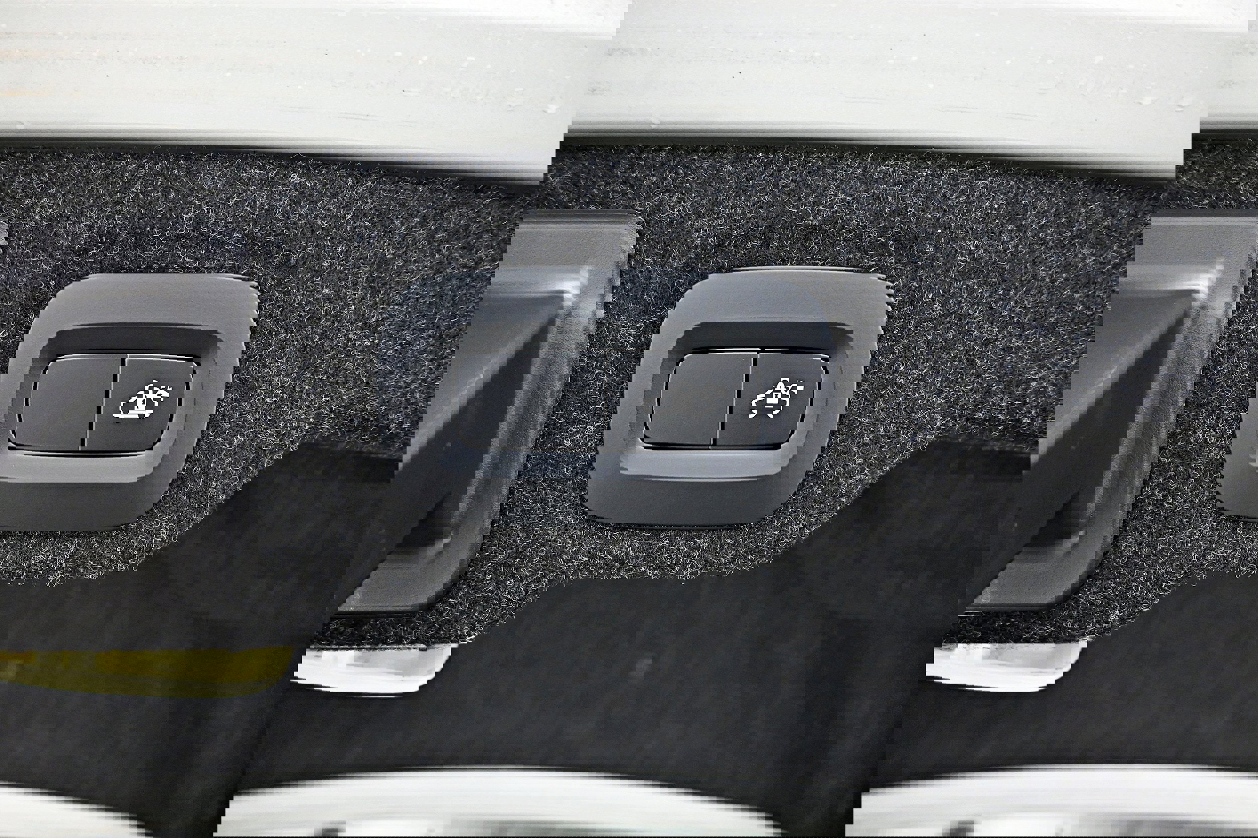 Used 2019 Volvo S60 T6 Momentum w/ Multimedia Package image 33