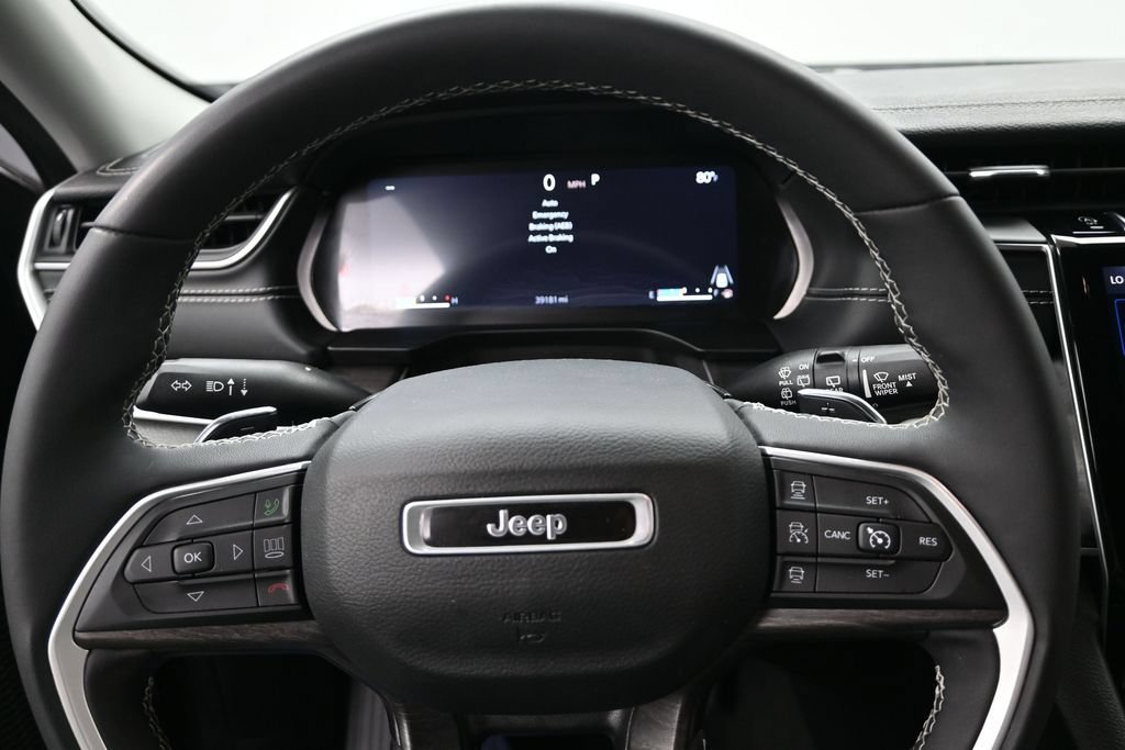 Used 2023 Jeep Grand Cherokee L Limited w/ Luxury Tech Group II AWD/4WD image 11