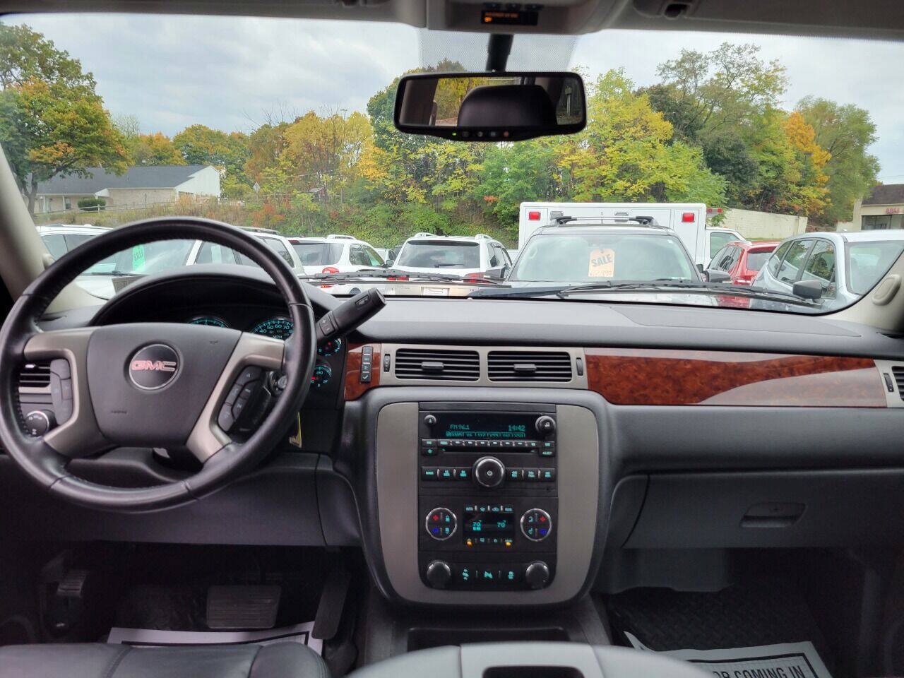 Used 2014 GMC Yukon SLT AWD/4WD image 25