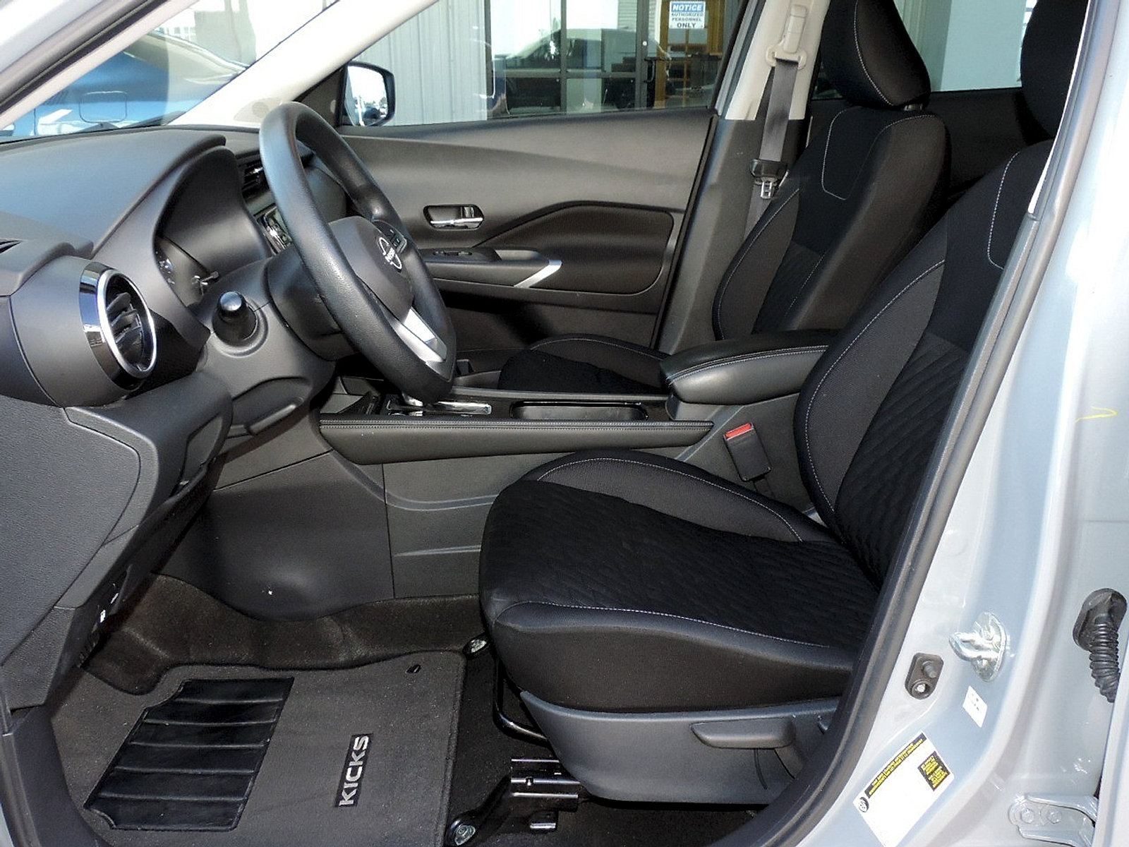 Used 2023 Nissan Kicks SV FWD image 12