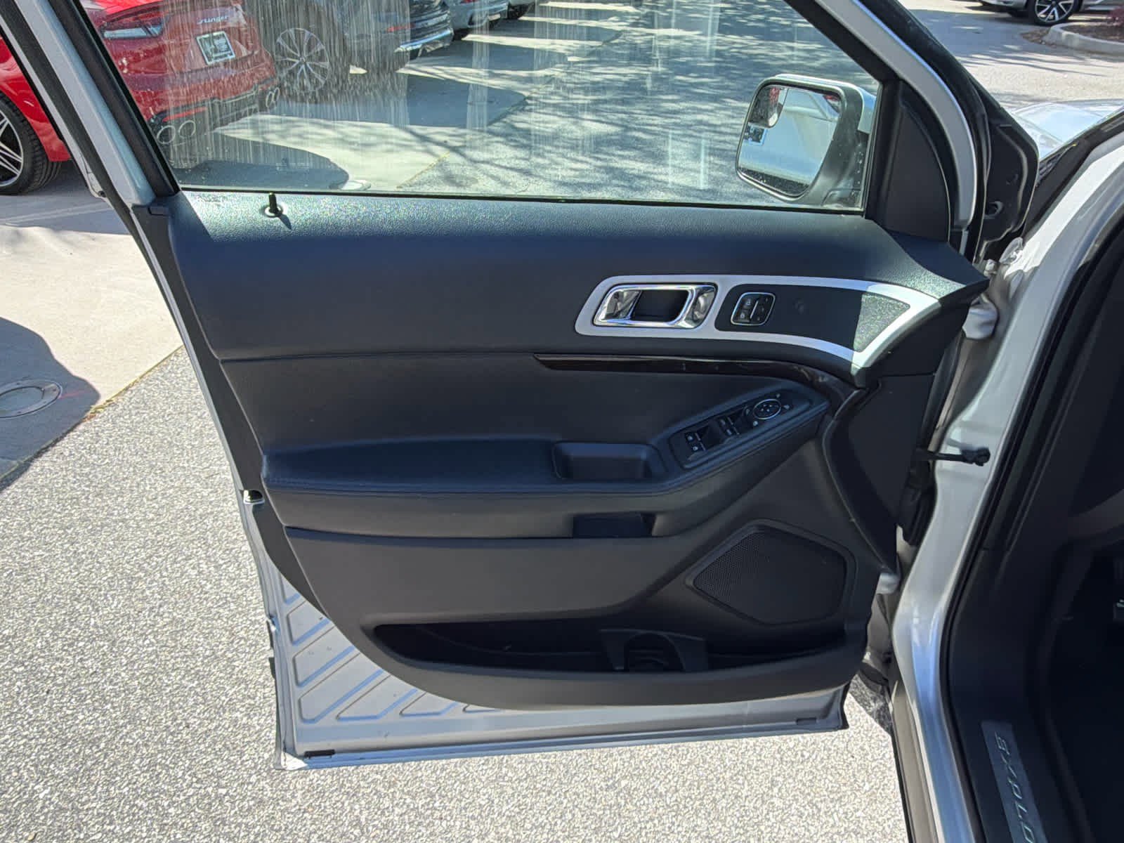 Used 2015 Ford Explorer Limited w/ Equipment Group 301A image 23