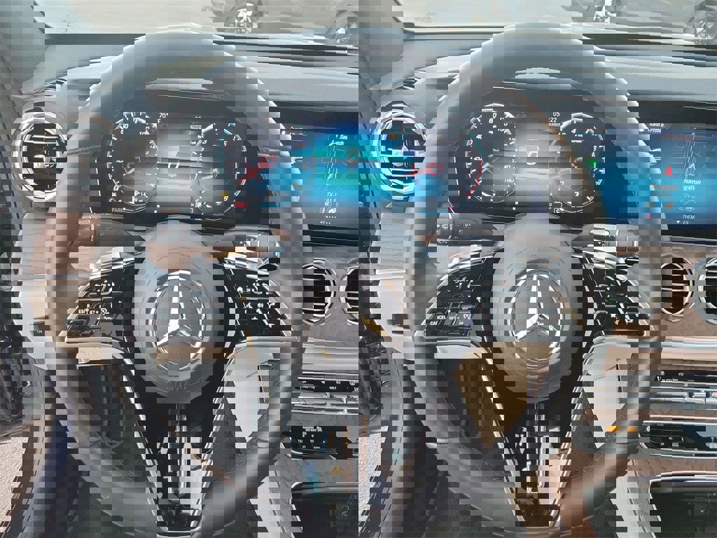 Used 2023 Mercedes-Benz E 350 Sedan image 21