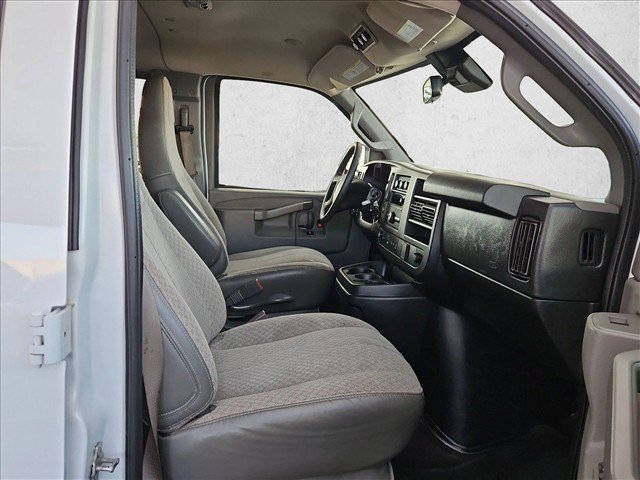 Used 2020 Chevrolet Express 3500 LT w/ LT Preferred Equipment Group RWD image 17
