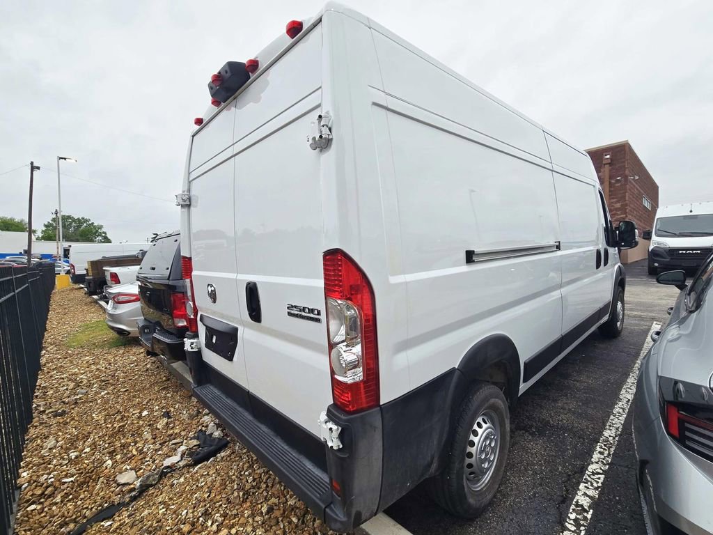 Used 2026 RAM ProMaster 2500 w/ Convenience Group FWD image 2
