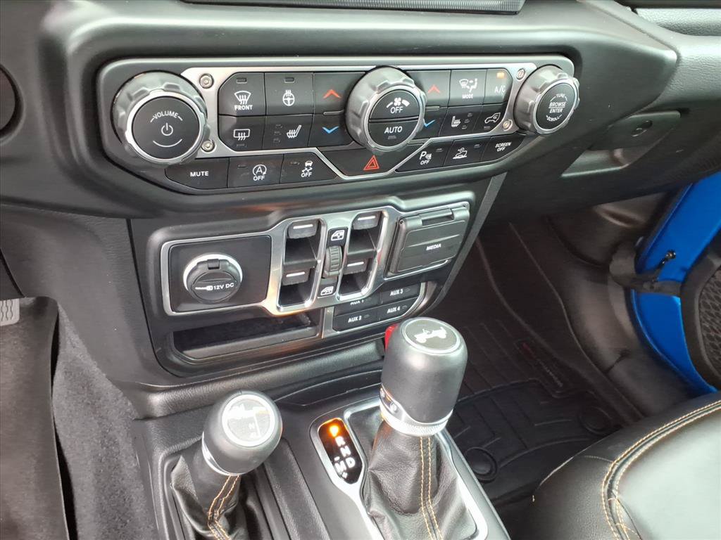 Used 2022 Jeep Wrangler Unlimited Sahara AWD/4WD image 33
