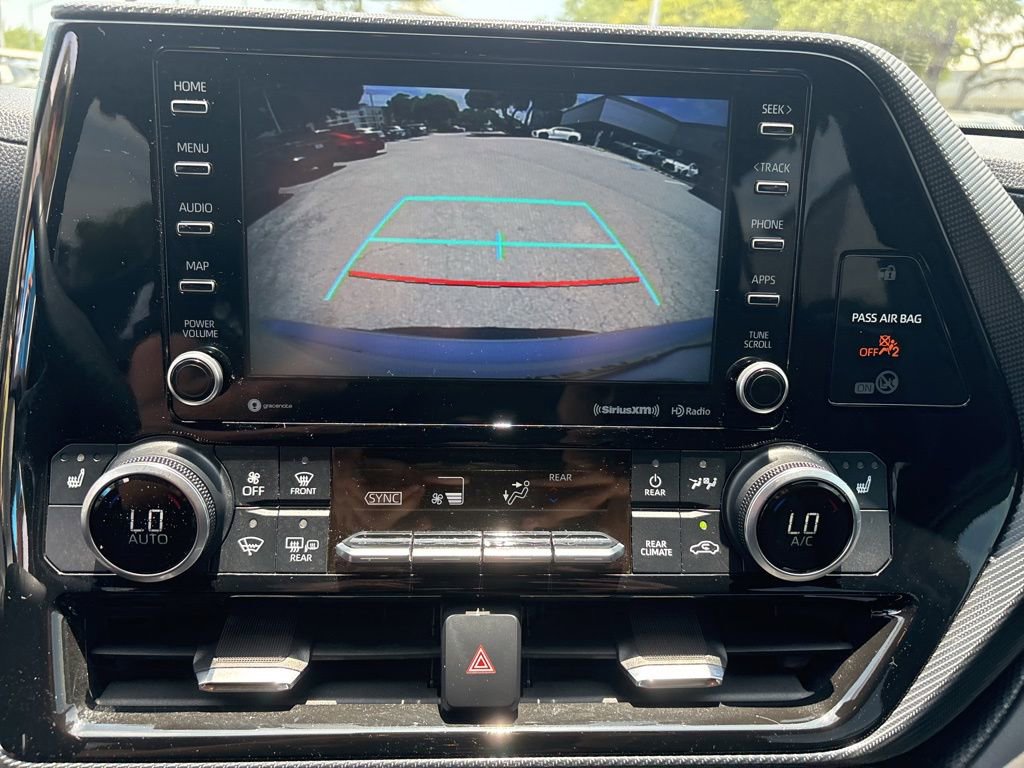 Used 2021 Toyota Highlander XSE FWD image 17