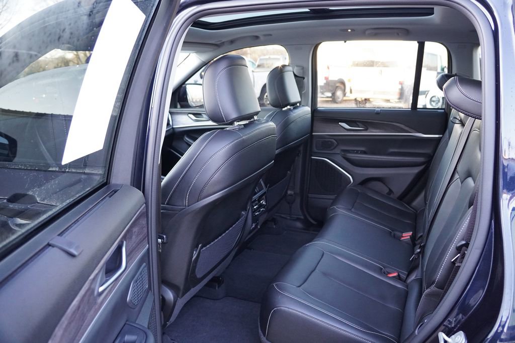 Used 2023 Jeep Grand Cherokee 30th Anniversary AWD/4WD image 17