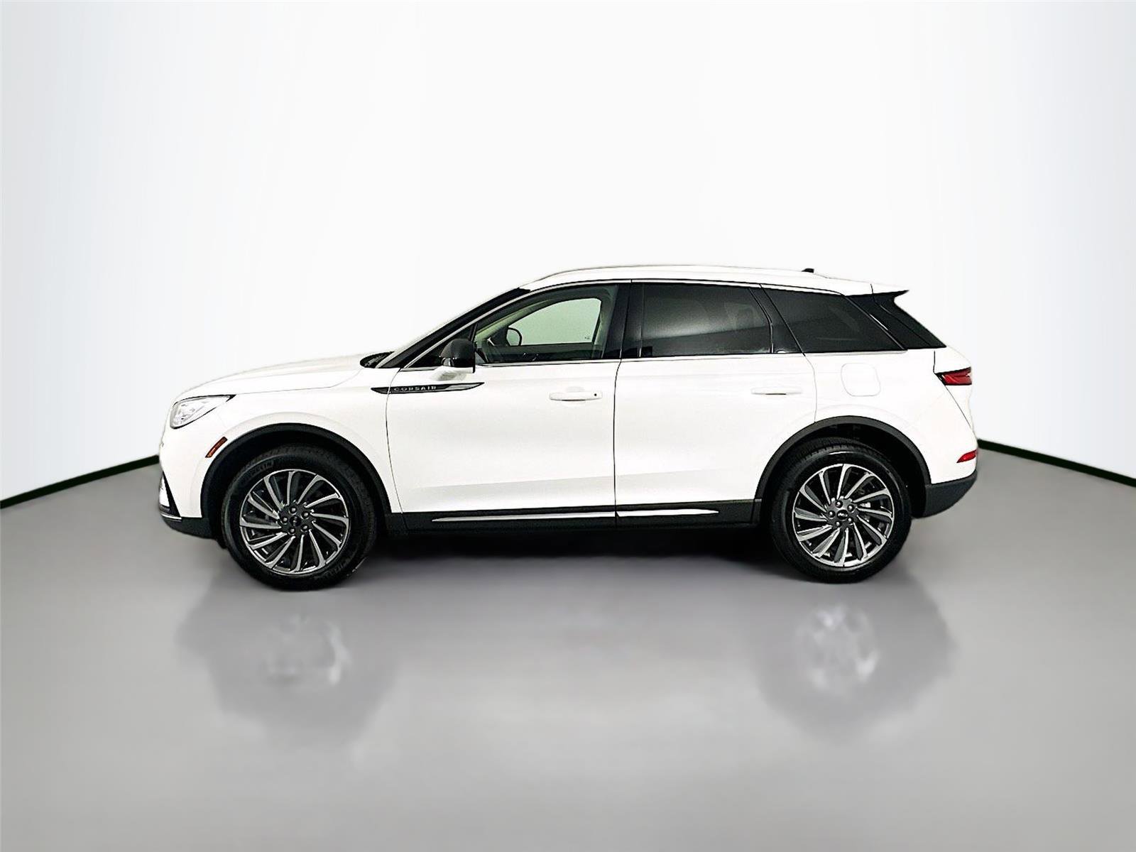 Used 2023 Lincoln Corsair Reserve image 4