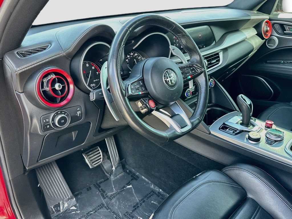 Used 2022 Alfa Romeo Stelvio Veloce AWD/4WD image 9