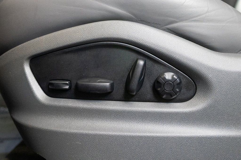 Certified 2023 Porsche Cayenne Platinum Edition image 20