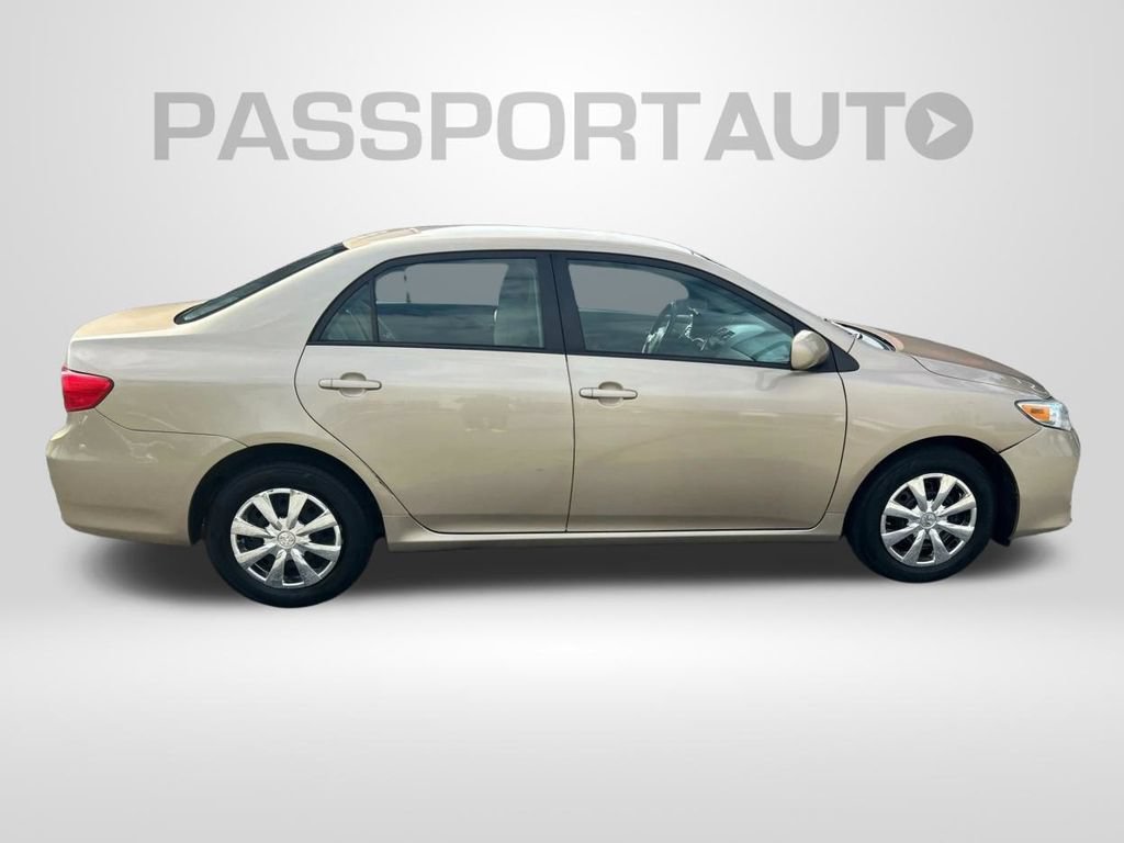 Used 2011 Toyota Corolla LE FWD image 5