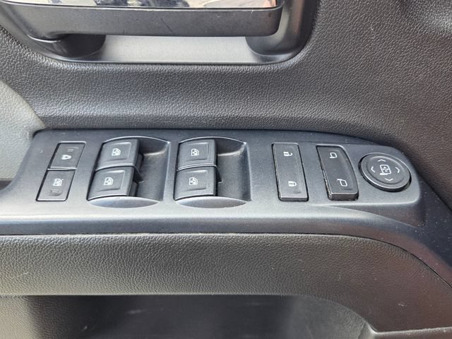 Used 2018 Chevrolet Silverado 1500 Custom w/ Custom Value Package AWD/4WD image 28