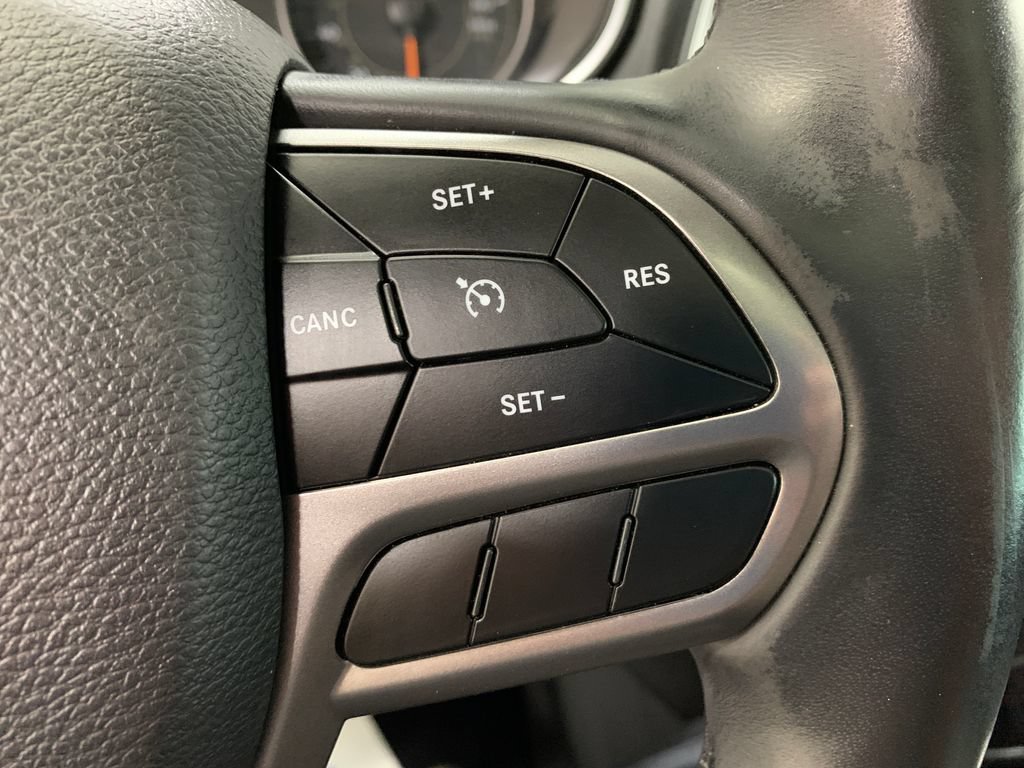 Used 2019 Jeep Cherokee Limited AWD/4WD image 16