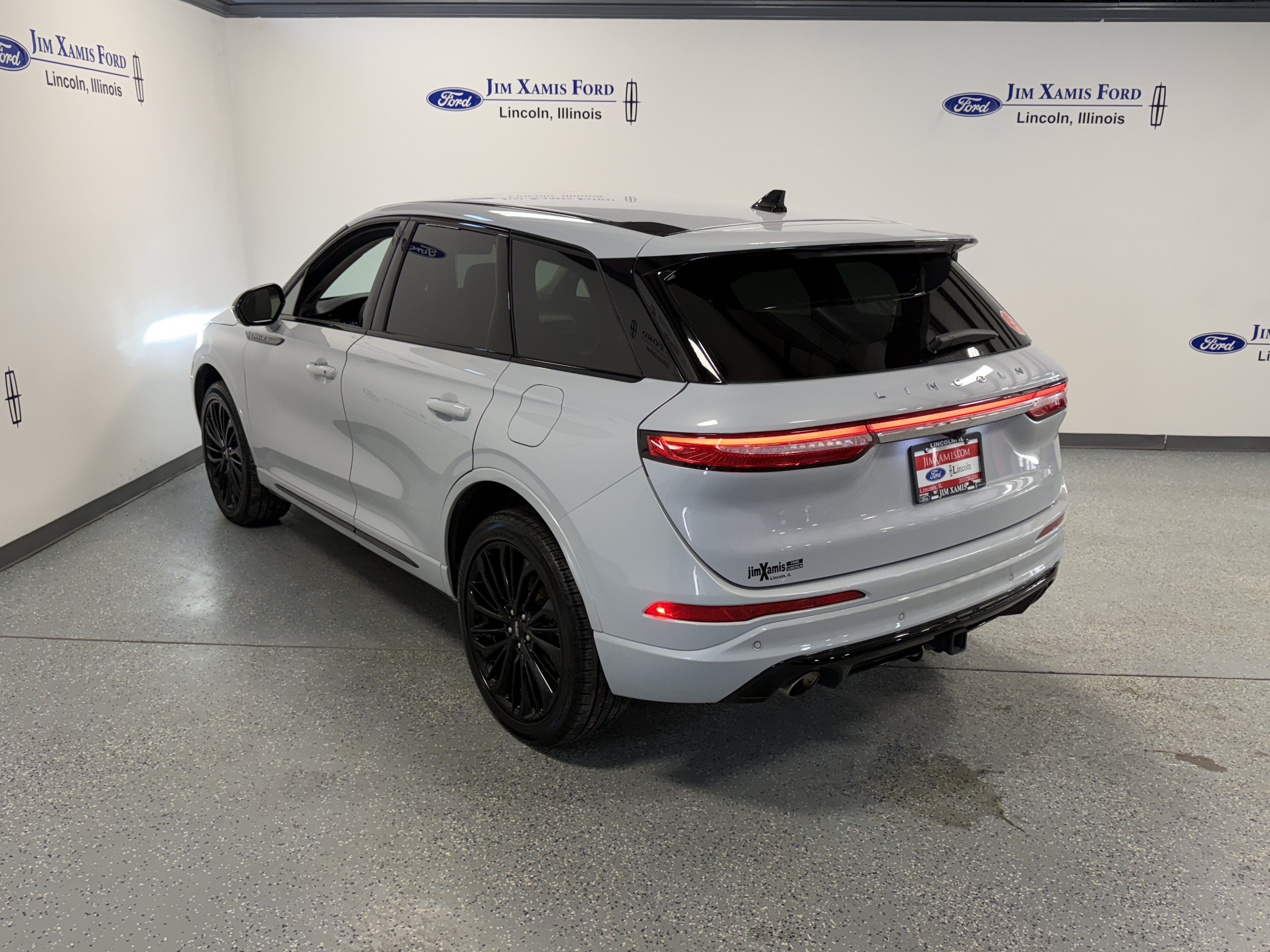 Used 2025 Lincoln Corsair AWD w/ Equipment Group 101A image 32
