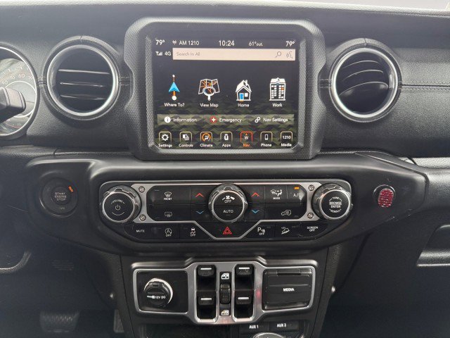 Used 2018 Jeep Wrangler Unlimited Sahara image 4