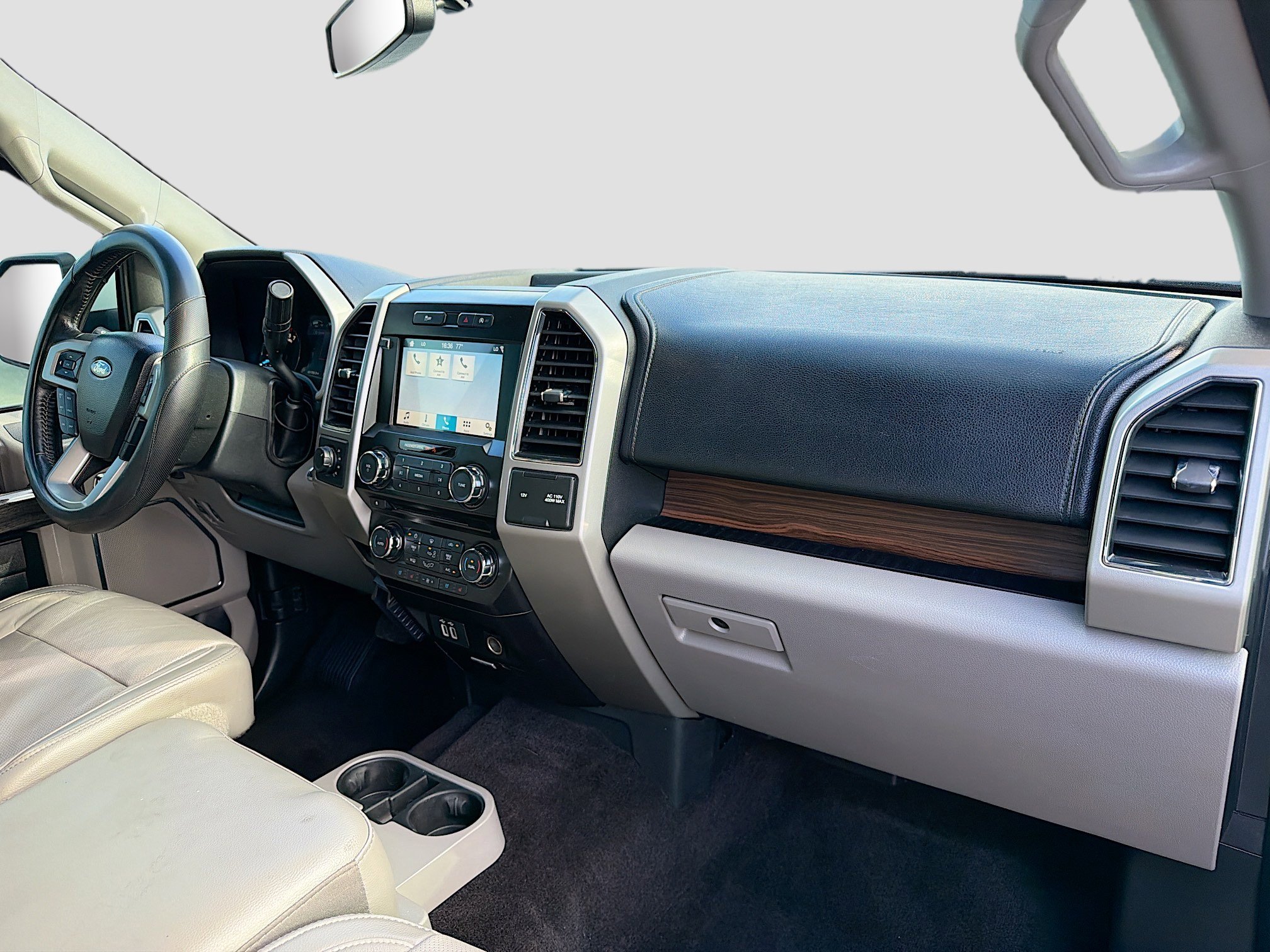 Used 2017 Ford F150 Lariat w/ Equipment Group 501A Mid image 13