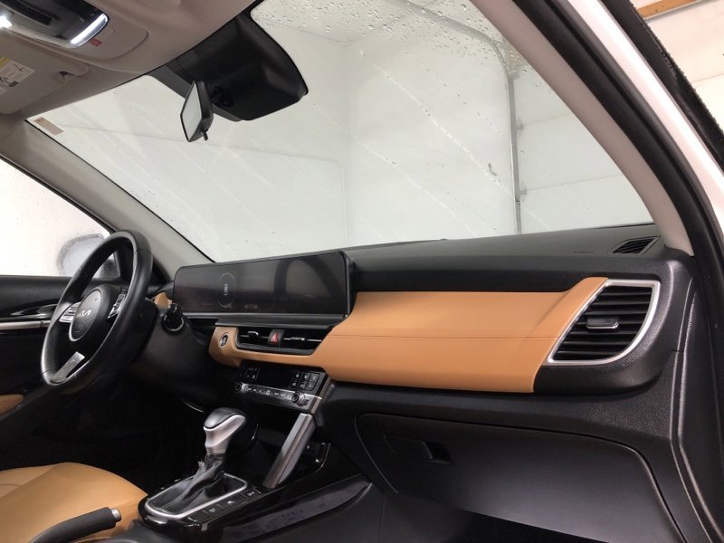 Used 2024 Kia Seltos EX image 14