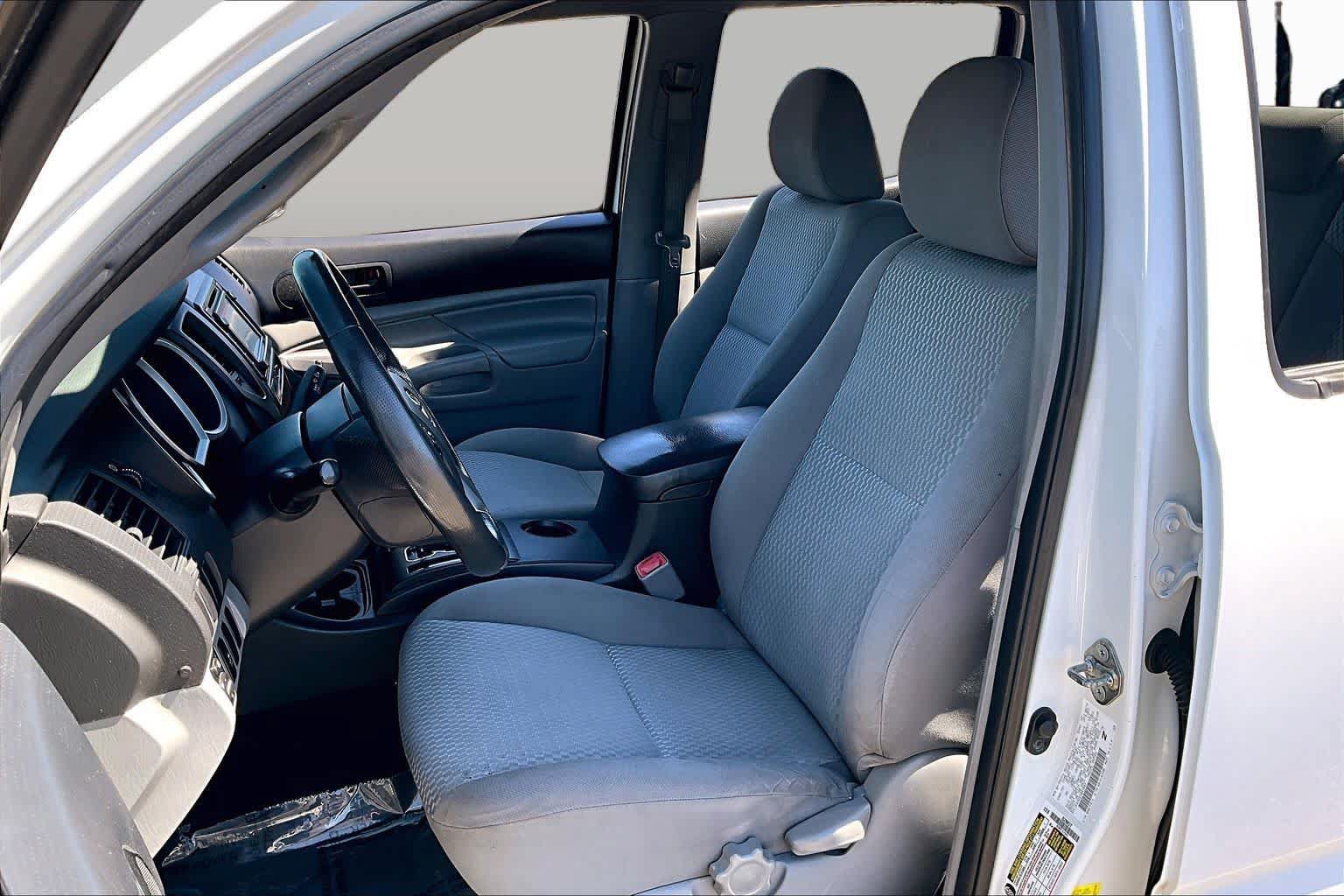 Used 2014 Toyota Tacoma 2WD Double Cab w/ Convenience Package image 7