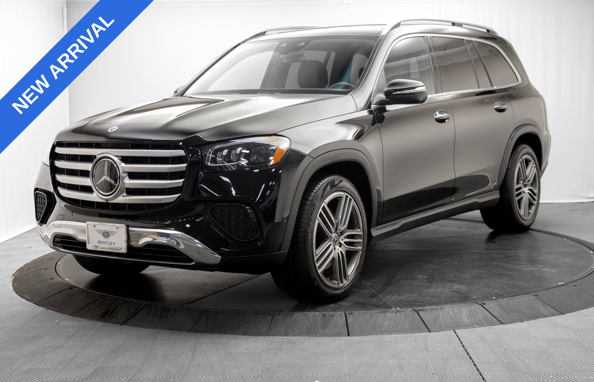 Used 2025 Mercedes-Benz GLS 450 4MATIC image 3