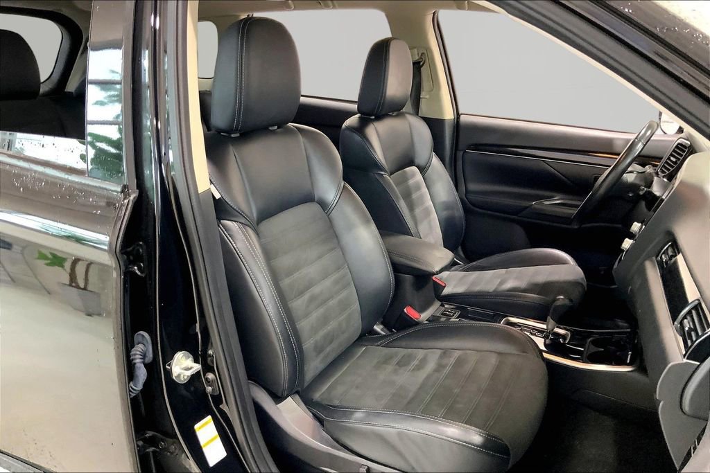 Used 2020 Mitsubishi Outlander LE FWD image 19