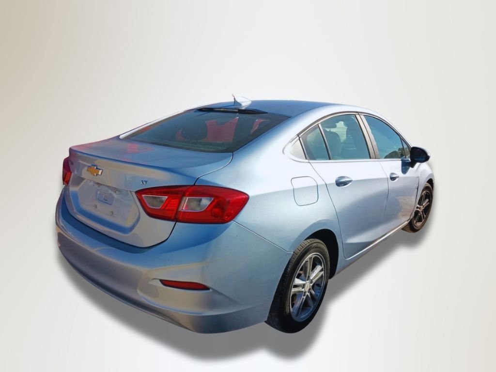 Used 2017 Chevrolet Cruze LT w/ Convenience Package image 4
