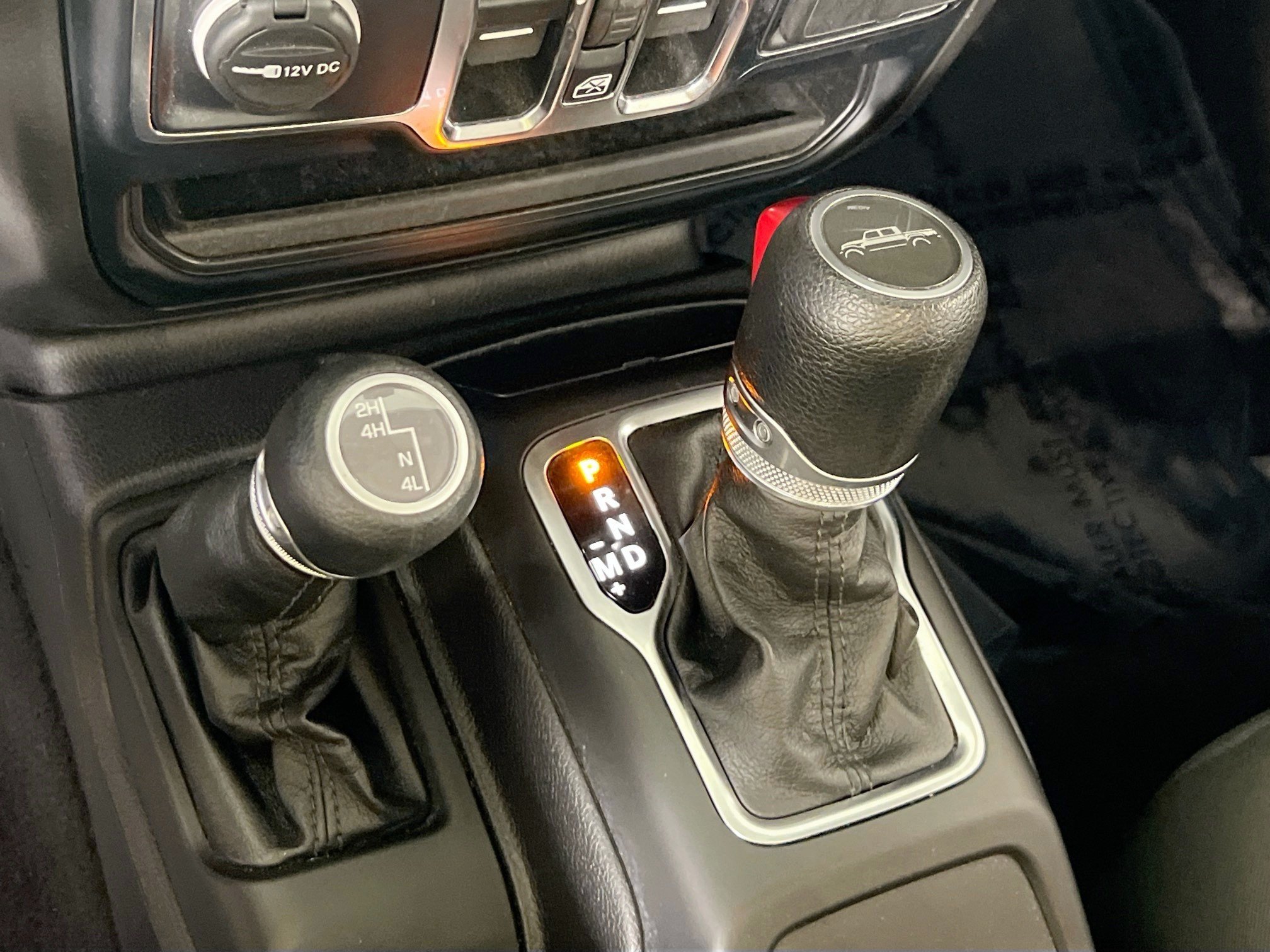 Used 2023 Jeep Gladiator Sport AWD/4WD image 16