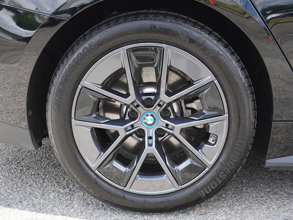 Used 2023 BMW i4 eDrive35 w/ Premium Package RWD image 23