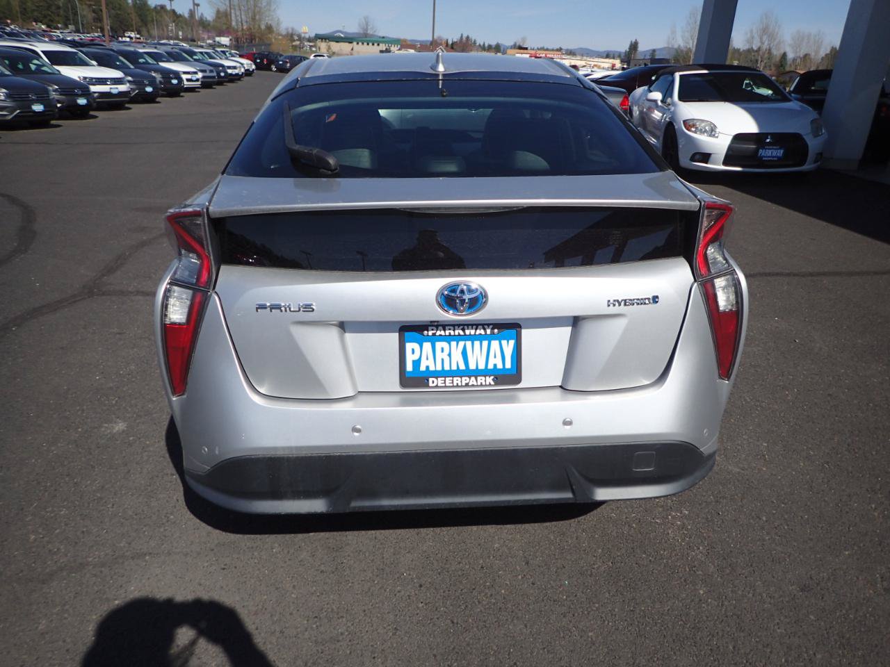 Used 2017 Toyota Prius Three Touring FWD image 4