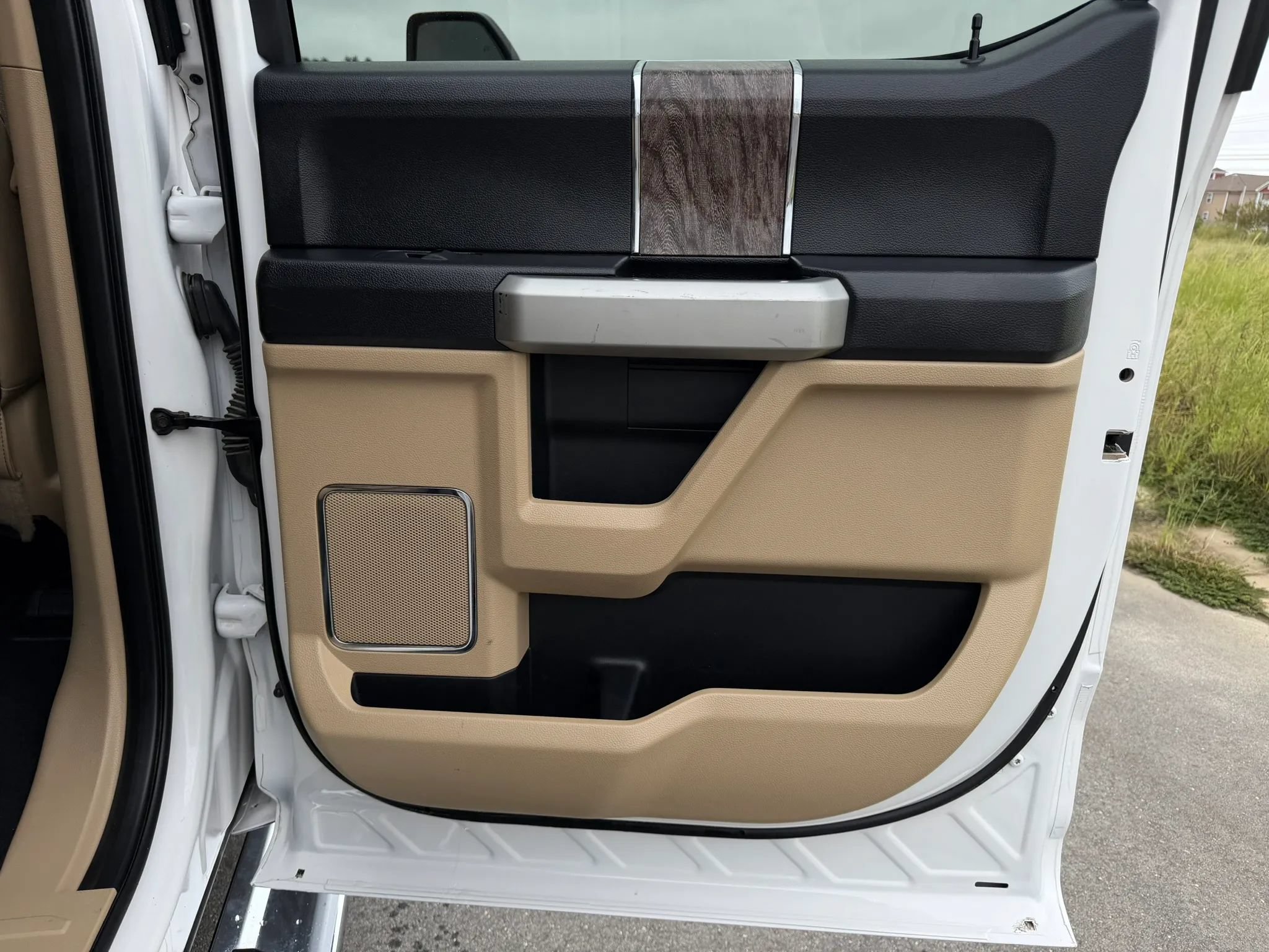 Used 2019 Ford F250 Lariat w/ Lariat Ultimate Package AWD/4WD image 27