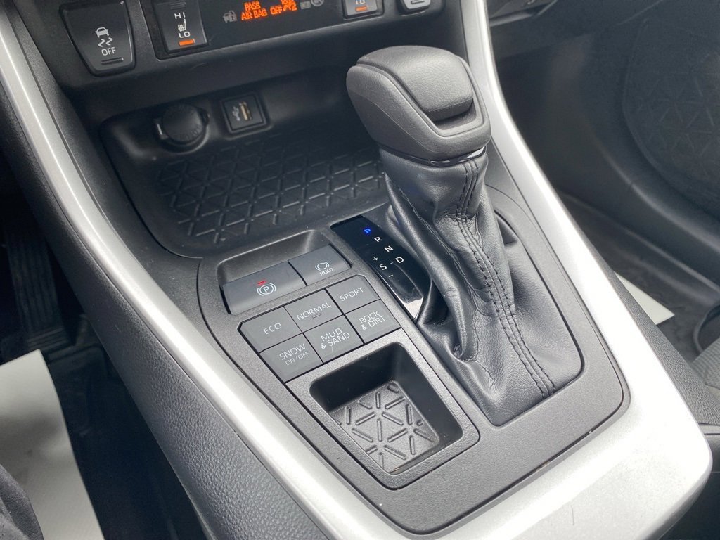 Used 2023 Toyota RAV4 XLE image 33