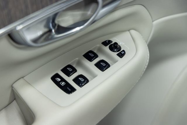 Used 2022 Volvo XC90 T6 Inscription w/ Advanced Package image 12