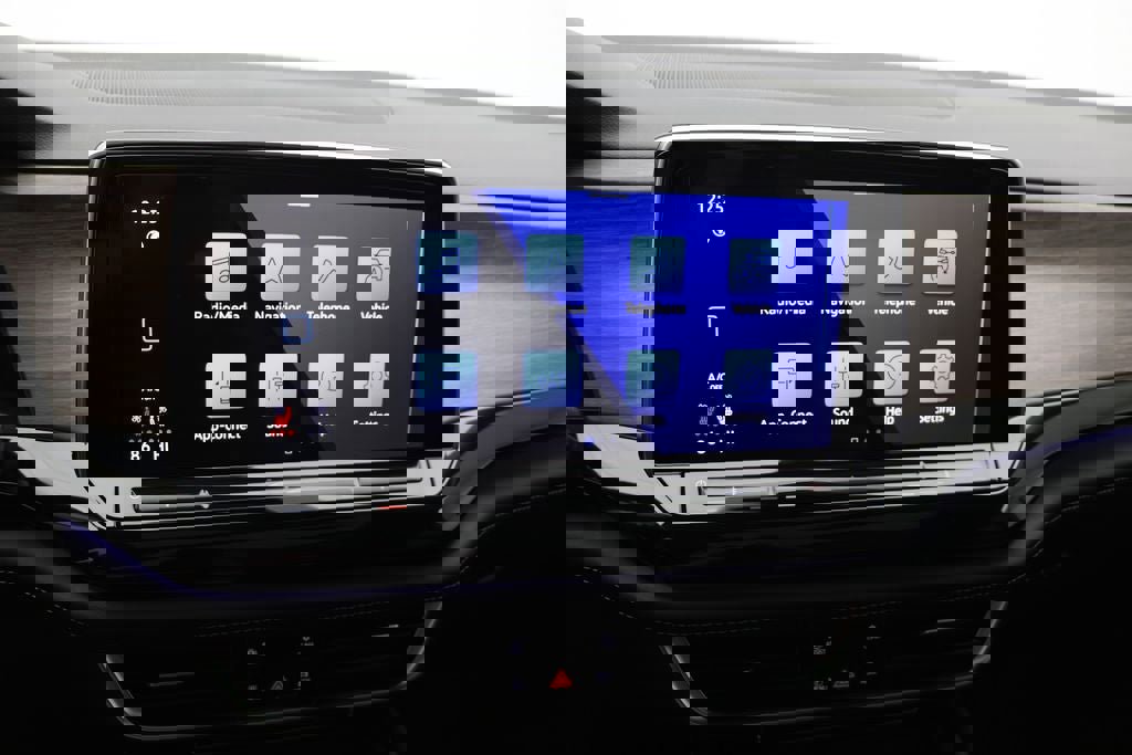 Used 2024 Volkswagen Atlas SEL image 25