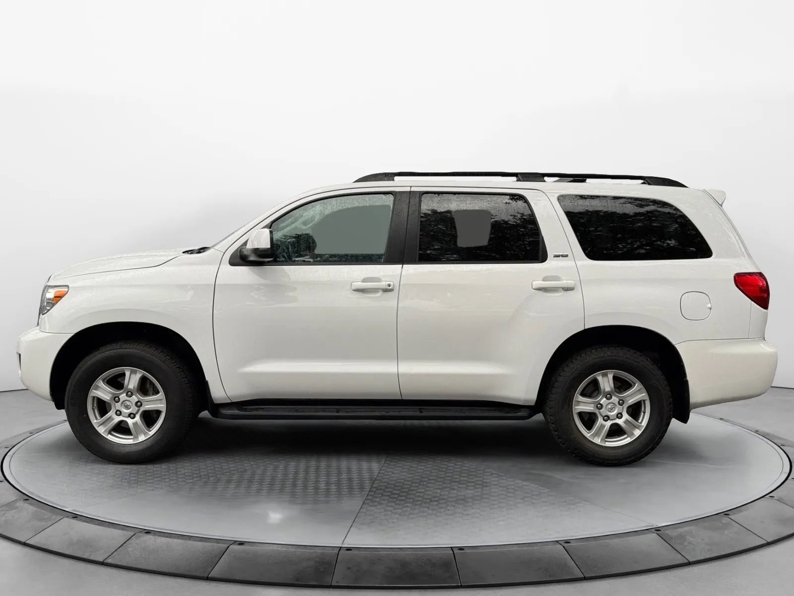 Used 2015 Toyota Sequoia SR5 image 7