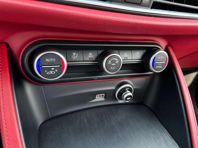 Used 2020 Alfa Romeo Stelvio RWD image 21