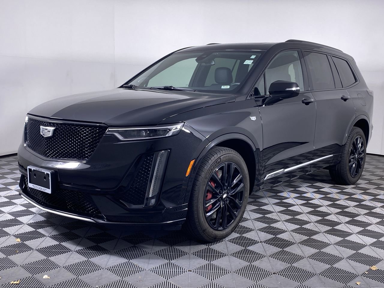Certified 2024 Cadillac XT6 Sport w/ LPO, ONYX Package AWD/4WD image 24
