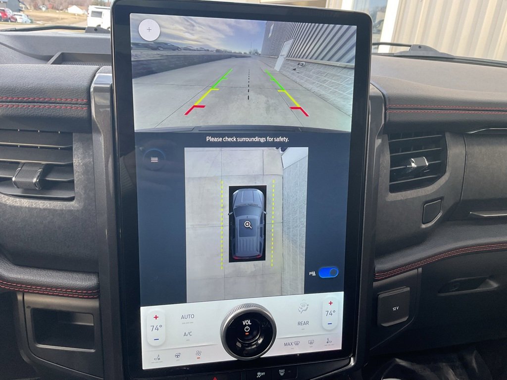 Used 2022 Ford Expedition Limited image 25